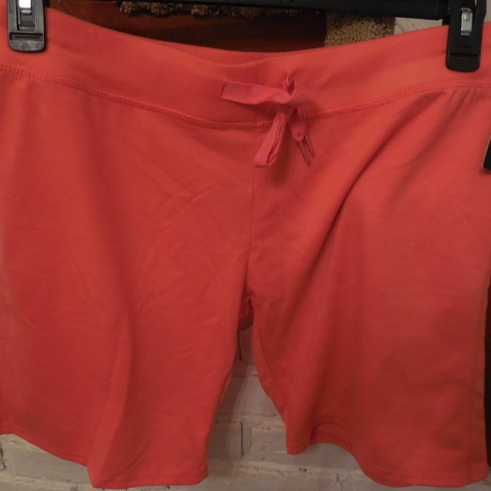 Wuhou orange shorts